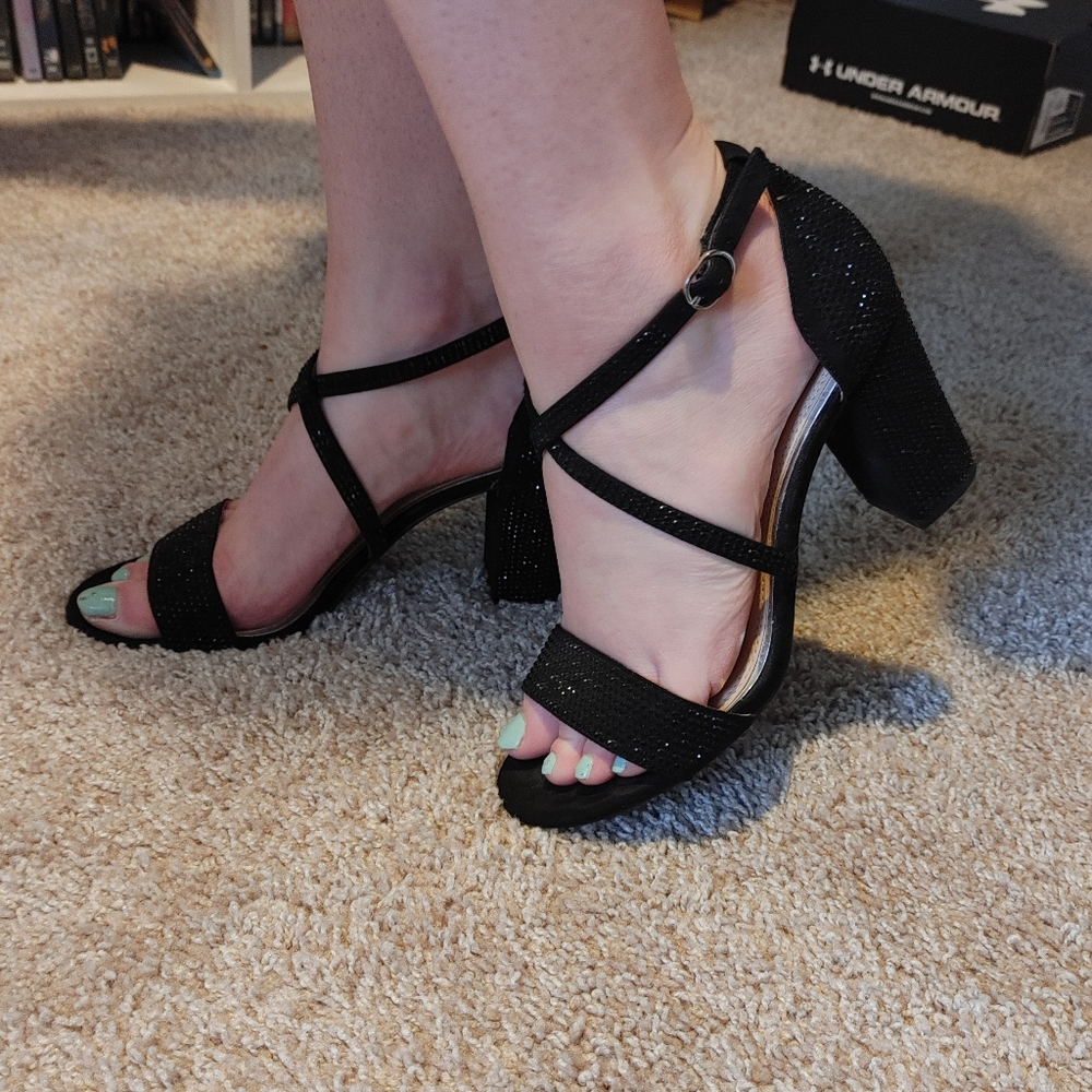 Kelly and Katie Black Pump size 7